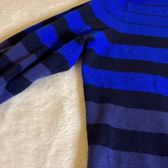 New York & Co Blue Gradient Striped Sweater with Zipper Side size Large - Picture 3 of 10